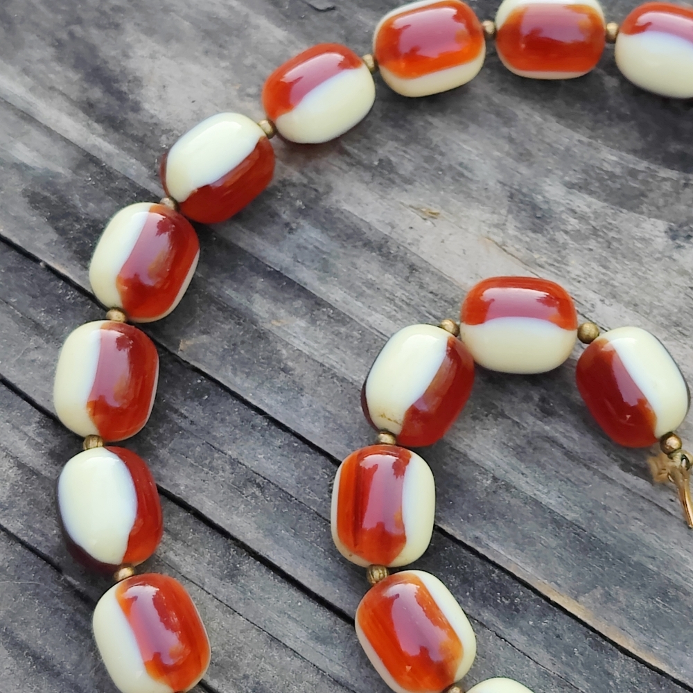 Vintage Genuine Lucite Necklace - Picture 4 of 6